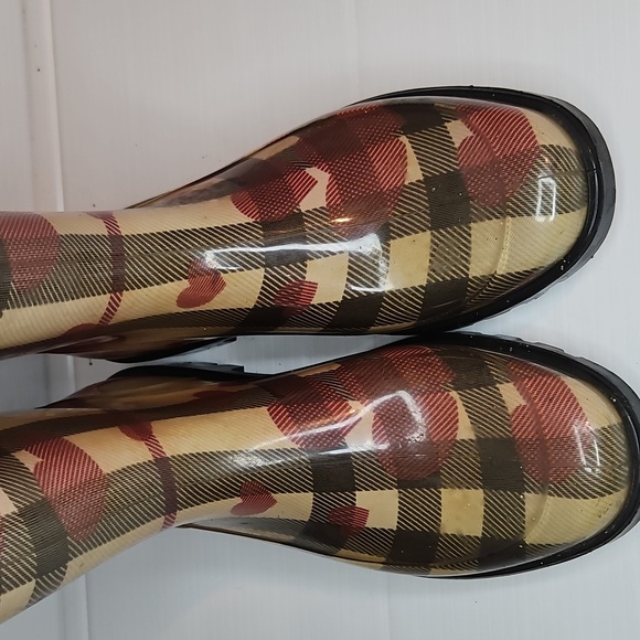 Burberry Heart Print Check Rain Boot Size 39 - Picture 4 of 8